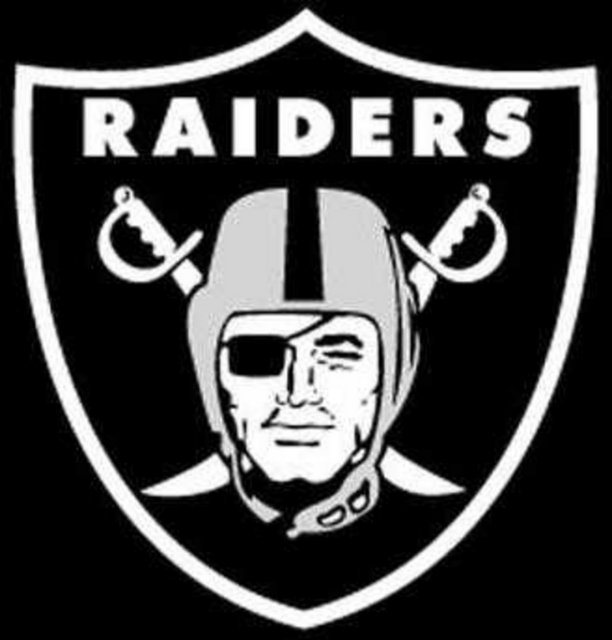 8. The Oakland Raiders - Amerikan futbol takımının sahibi geçtiğiliz yıl vefat etti, mirasçılar arasında - sorun çıkabilir.