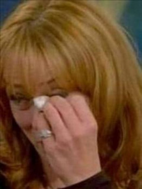 Phillips babasıyla ilişkisinin hamile kalıncaya kadar devam ettiğini belirtti. MacKenzie Phillips " Hamileydim ve çocuğumun babasının kocam mı yoksa babam mı olduğunu da bilmiyordum. Bebeği dünyaya getirmedim, kürtaj parasını da babam ödedi. Bu olaydan sonra babamın bana dokunmasına asla izin vermedim" diye konuştu.