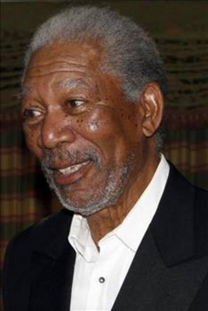 Freeman'ın 25 yıllık eşi Myrna Colley Lee'den boşanmasının nedeninin de bu ilişki olduğu ileri sürülüyor. Freeman ailesine yakın bir kaynağın, aktörün eski eşi Colley Lee'ye dayanarak verdiği bilgiye göre bu ilişki 10 yıl önce bir akşam yemeğinin ardından başladı. Eski eşin ifadesine göre Freeman; Hines'i aşırı alkol adığı bir akşam yemeğinin ardından baştan çıkardı.