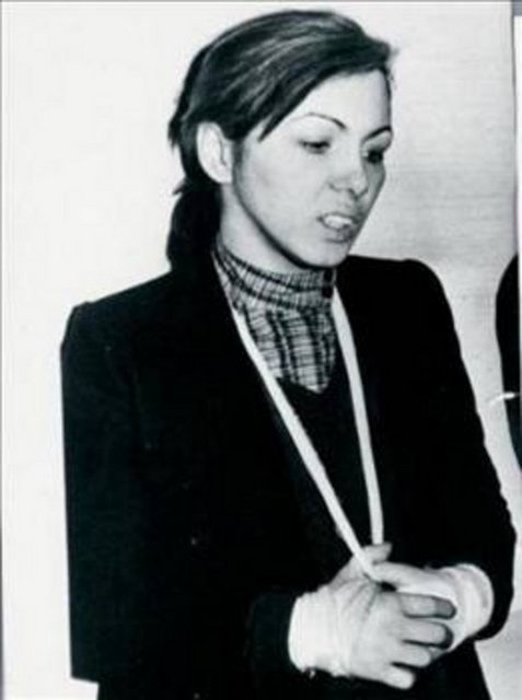 MELEK AYBERK -  - 1974 Sinema Güzeli Melek Ayberk'in dramını bilmeyen yoktur. Sanat yaşamını, kariyerini, güzelliğini bu uğurda heba eden Ayberk, 21 Aralık 1980 tarihinde uyuşturucu nedeniyle yakalandı ve hapse atıldı. Ayberk, 1994 yılında bu illet nedeniyle hayatını kaybetti. -  -