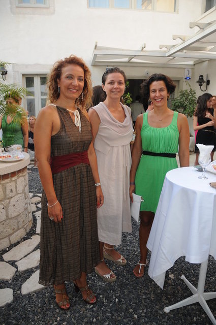 İZİN TUNCER, ÖZLEM ÖKSÜN, AYŞEGÜL VERYERİ