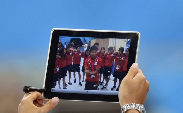 . Son nesil iPad'in bazı özellikleri şöyle: -  - A5X çipli çift çekirdekli işlemci. HDTV 1080 piksel video kayıt özelliği. Arkasında 5 mega piksel iSight kamera. 2048 x 1536 piksel ekran çözünürlüğü. Maksimum 72 mbps 4G LTE (kablosuz hızlı veri transferi).