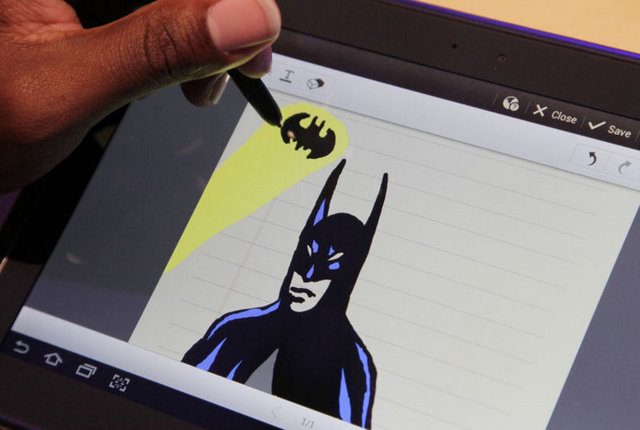 Wi-Fi ve 3G HSPA-Plus bağlantıya sahip ürüne bu sene içinde sonradan Wi-Fi ve LTE bağlantılı model de eklenecek. - Elbette Galaxy Note 10.1'in en önemli özelliği S Pen.  -