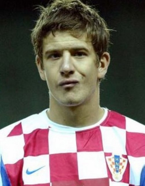 10 - Beşiktaş'a transferi gündeme gelen, ancak özel hayatı nedeniyle siyah-beyazlıların almaktan vazgeçtiği Hırvat stoper Drpic'in skandalları bitmek bilmiyor.