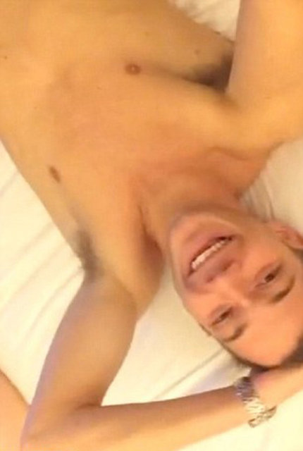 Irkçılığa karşı güçlü bir duruş sergileyen Leicester City'de, teknik direktör Pearson'un da futbolda ırkçılığa karşı oluşturulan "Kick It Out" kampanyasının başkanı olduğu da vurgulandı. Kulüp yönetimi olayla ilgili soruşturma başlattı.