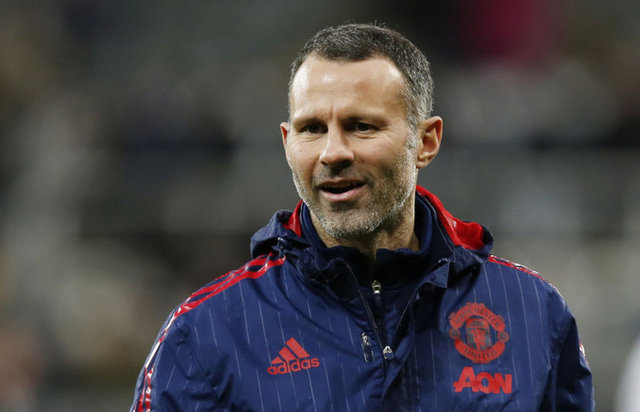 Giggs ile aralarını düzeltmek için şans veren Stacey'nin, son olaydan sonra ise çevresine artık ilişkinin bittiğini söylediği aktarıldı.