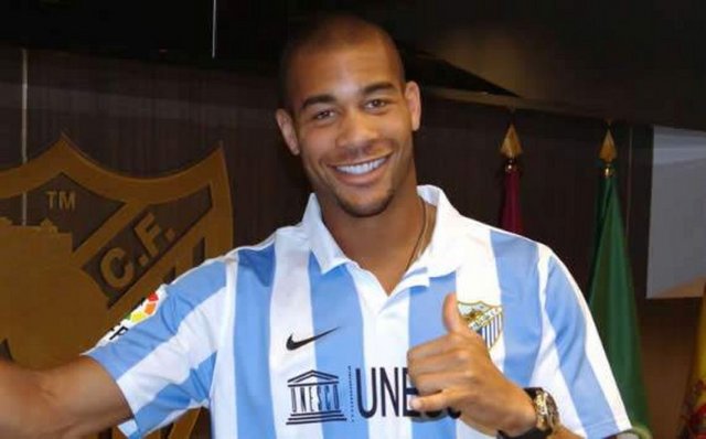 Malaga, Sporting Lizbon'un defans oyuncusu Oguchi Onyewu'yu renklerine bağladı.