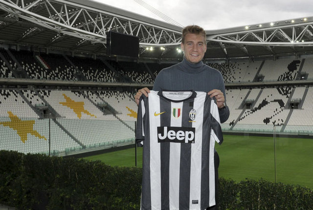 Juventus, Arsenal'den Nicklas Bendtner'i renklerine bağladığını resmen açıkladı.