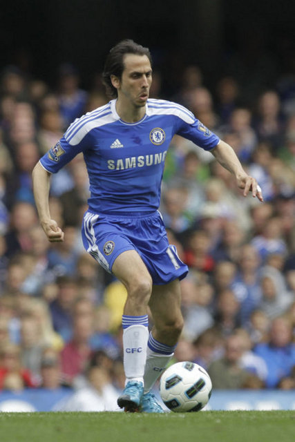 Chelsea'nin 32 yaşındaki orta saha oyuncusu Yossi Benayoun, West Ham'a kiralık olarak transfer oldu!