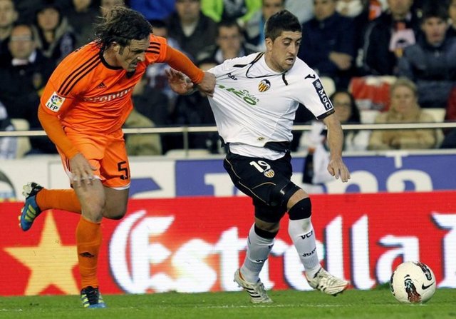 Premier Lig'e müthiş başlayan Swansea, Valencia'da top koşturan Pablo Hernandez'i 5.5 milyon karşılığında 3 yıllığına kadrosuna kattığını açıkladı.