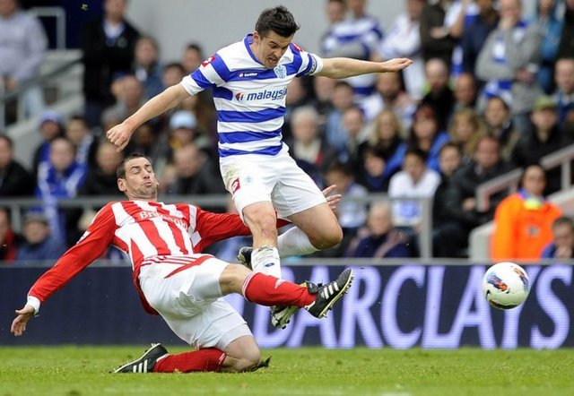 Fenerbahçe'nin Avrupa Ligi'ndeki rakiplerinden Marsilya'ya kiralık transfer olan Joey Barton; Fenerbahçe ve Valencia'dan da teklif aldığını açıkladı. İngiliz futbolcu geçen sezon QPR forması giyiyordu. -