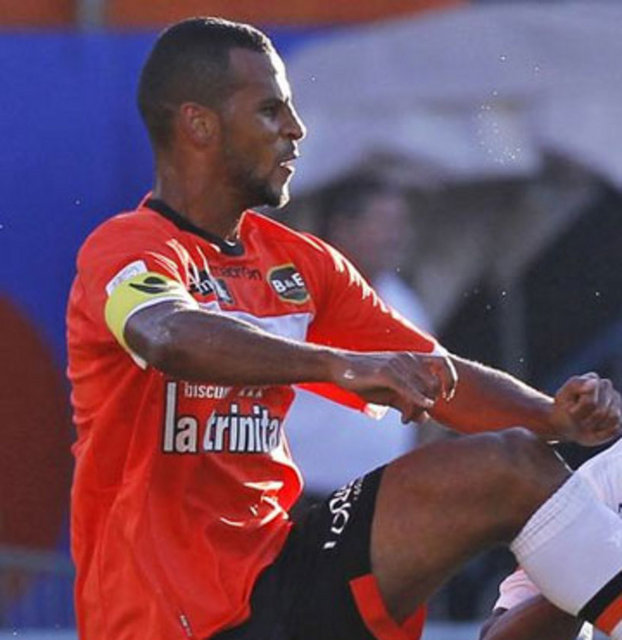 Beşiktaş'ın, Lorient'te forma giyen 28 yaşındaki orta saha oyuncusu Alaixys Romao ile görüşmeleri sürdürdüğü iddia edildi... -