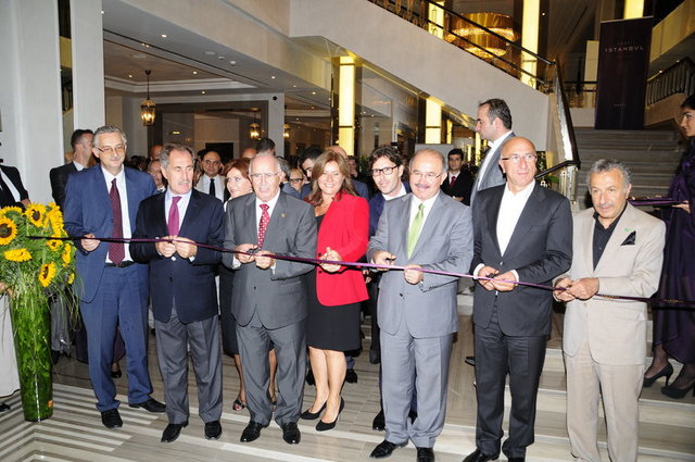 ERTUĞRUL GÜNAY, ÖZDEN NARİN, HALİT NARİN, OYA NARİN, EMRE NARİN, HÜSEYİN ÇELİK, TURGAY CİNER, BAŞARAN ULUSOY