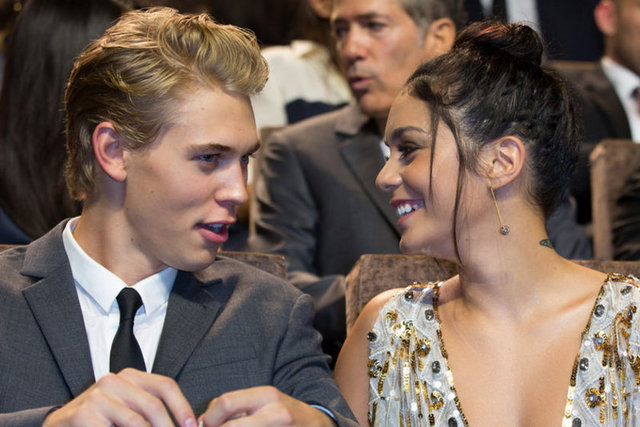 AUSTIN BUTLER, VANESSA HUDGENS 