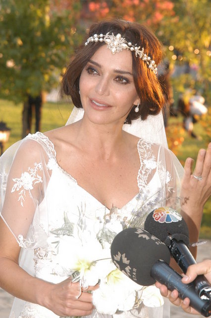HANDE ATAİZİ 