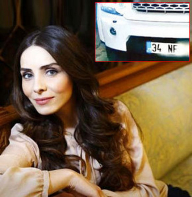 Murat Aysan'dan boşandıktan sonra eski eşinin soyadını kullanmayı bırakan Nur Fettahoğlu plakasını da değiştirdiği ve NF plaka taktırdı.