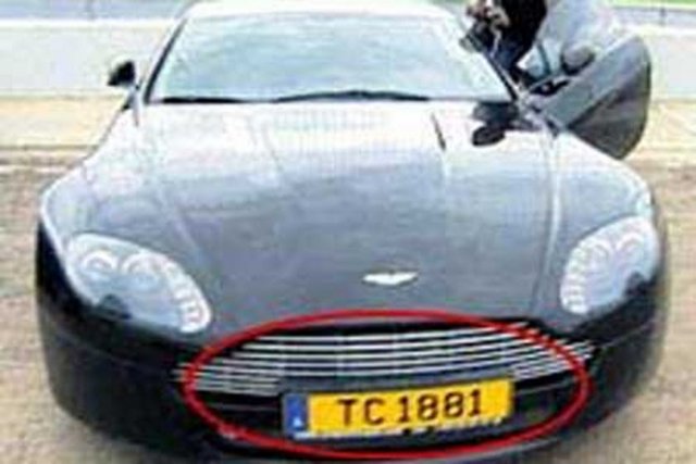 Kendini bir Türk gibi hissettiğini her fırsatta dile getiren, İstiklal Marşı'nı ezbere okuyan Mehmet Aurelio, İspanya'da kullanacağı arabayı da seçerken Türk değerlerini dikkate aldı: TC (Türkiye Cumhuriyeti) ve 1881 (Atatürk'ün doğum yılı).