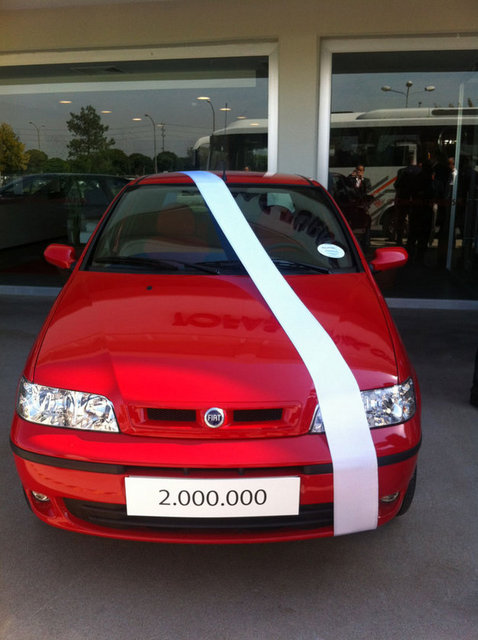 Tofaş'ın üretim bandından çıkan 2 milyonuncu aracı