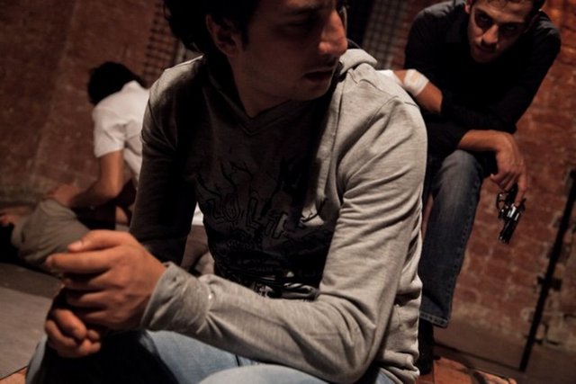 14-15 Eylül, İkinci Kat'ta; saat 20.30'da, Alper Kul ve Özgür Özgülgün'ün yazdığı, Eyüp Emre Uçaray'ın yönettiği, Ferit Kaya, Erkan Kolçak Köstendil, Taner Ölmez, İhsan Ceylan, Sinan Arslan, Ömer Güneş, Volkan Çolpan , Doğan Kecin ve İncinur Daşdemir'in rol aldığı "Aut" adlı oyunu izleyebilirsiniz. Giriş: 34, 24 TL. Tel: (212 292 32 47)