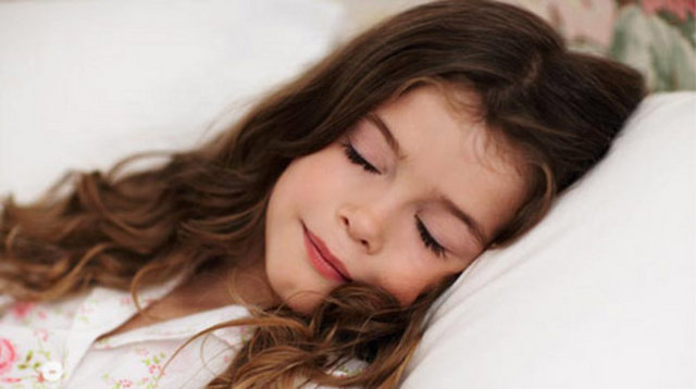 HİPNOZ RÜYADAN FARKLI MIDIR? -  - Kişinin rüyasına girerek, bilinçaltında ki gizli bilgileri çalmak ya da bir takım başka bilgileri enjekte etmek hayalden öteye gidemez. Ancak bu durum hipnozla mümkün olabilir.