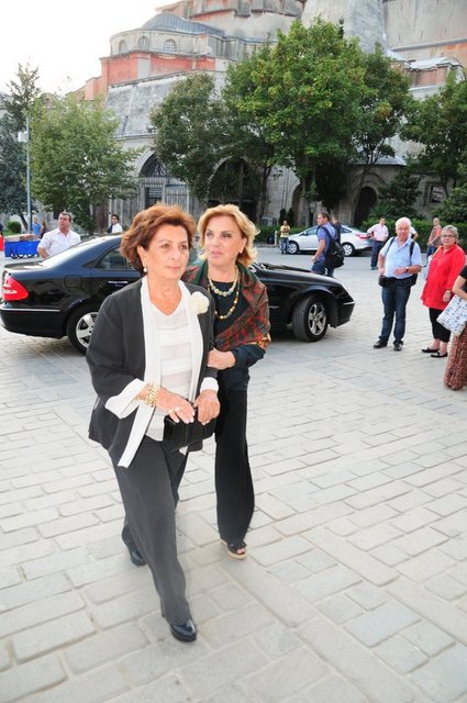BERNA TOKAR, GÜLDEM KURTTEPELİ