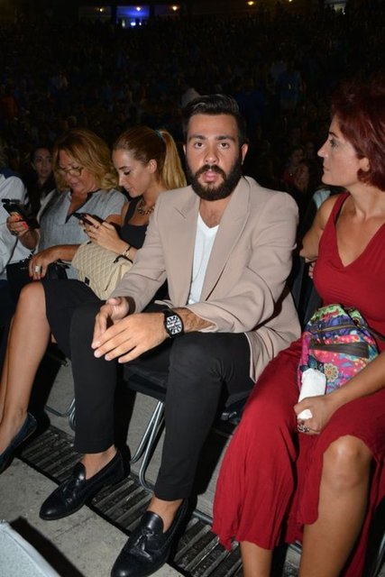 Ural'ın mezuniyet töreninde annesi Sibel Can ve kardeşleri Melissa Ural ile Emir Aksüt de hazır bulundu.