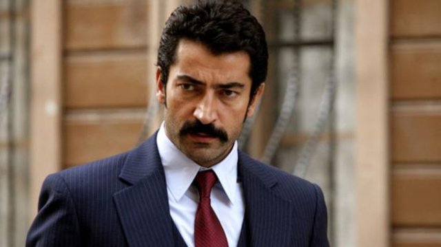 'Karadayı' dizisinde üç sezon boyunca 'Mahir Kara' karakterini canlandıran Kenan İmirzalıoğlu'nun Taksim ve Cihangir'de yaptığı gayrimenkul yatırımları devam ediyor.