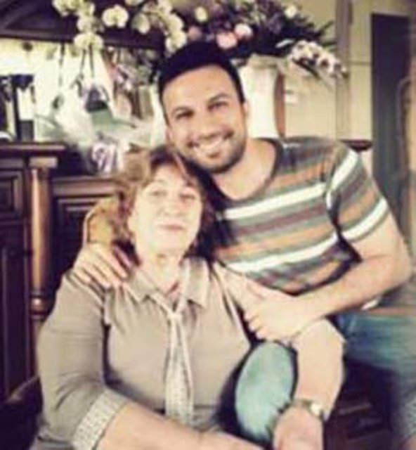 Neşe Hanım için yıllar önce İstanbul Ataşehir'de 2 daire alan Tarkan, bu gayrimenkullere yenilerini ekledi.