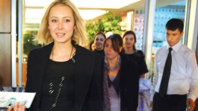 Aynı zamanda Haliç Üniversitesi İç Mimarlık mezunu olan Ayşegül Yıldız, açılan tüm şubelerin tasarımını ve dekorasyonunu hazırlıyor. Tatlıses Lahmacun'un İstanbul'da üç, Ankara, Tokat, Rize ve Kayseri'de birer olmak toplam 7 şubesi bulunuyor.