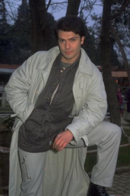 REHA YEPREM - Şu sıralar özel bir televizyon kanalında sunuculuk yapan Reha Yeprem de yıllar önce Umre ziyaretinde bulundu.