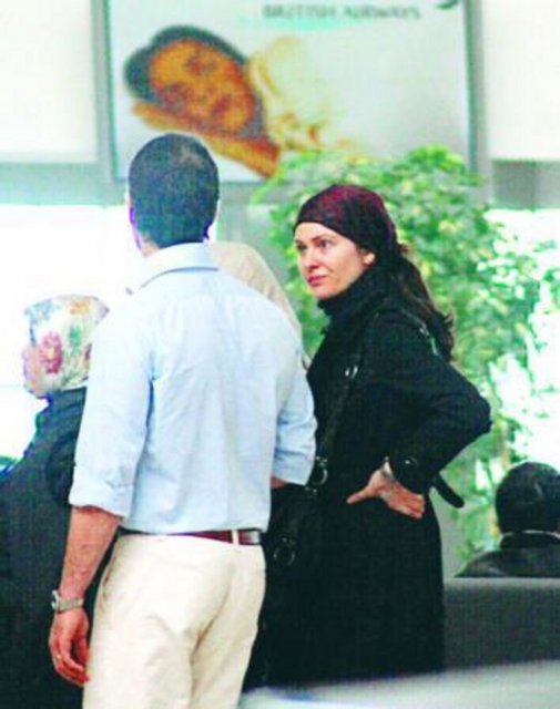 SELİN TOKTAY - Podyumların asi mankeni Selin Toktay, sürpriz bir şekilde nikah masasına oturduğu eşi Ali Rıza Özderici ile geçtiğimiz yıl Umre'ye gitti.