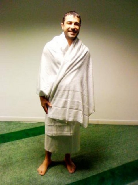 ATİLLA TAŞ - 'Ham Çökelek' şarkısı ile büyük çıkış yapan Atilla Taş da Umre'ye gitti.