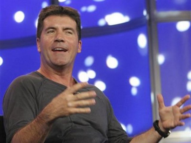 2-X-Factor yıldızlarından Simon Cowell'in yıllık kazancı 40 milyon dolar.