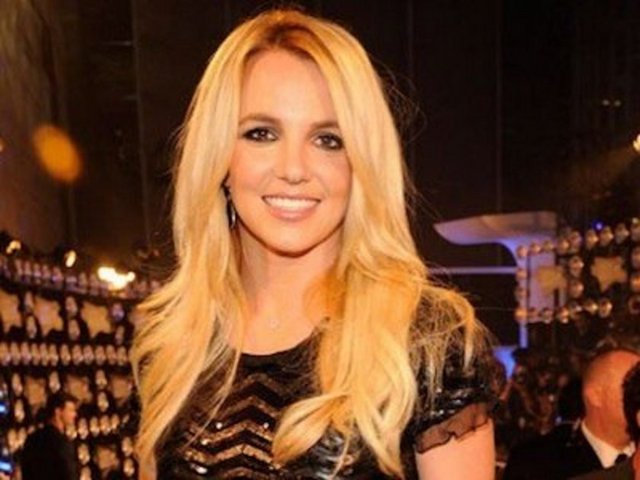 13.X-Factor dizisinin yıldızı ünlü şarkıcı Britney Spears 15 milyon dolarlık yıllık kazancıyla göz dolduruyor.