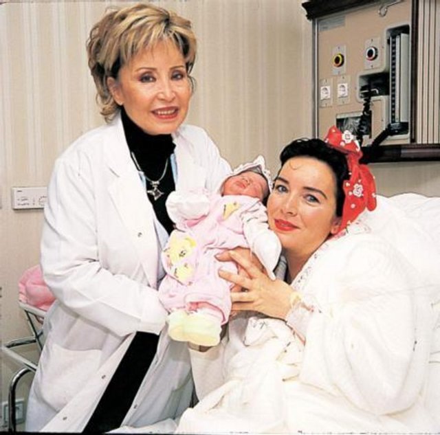 1986 Türkiye Güzeli Meltem Doğanay, 2002 yılında ikinci kez anne oldu.Güven Hastanesi'nde Prof. Dr. Sevim Dinçer Cengiz tarafından tedavi edilen ve sezaryenle doğum yapan Meltem Doğanay ile eşi Turan Yüceer kızlarına Melike Su ismini koydular.