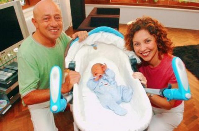 Tiyatro sanatçısı İnci Türkay, 2005 yılında bir erkek çocuğu dünyaya getirdi.