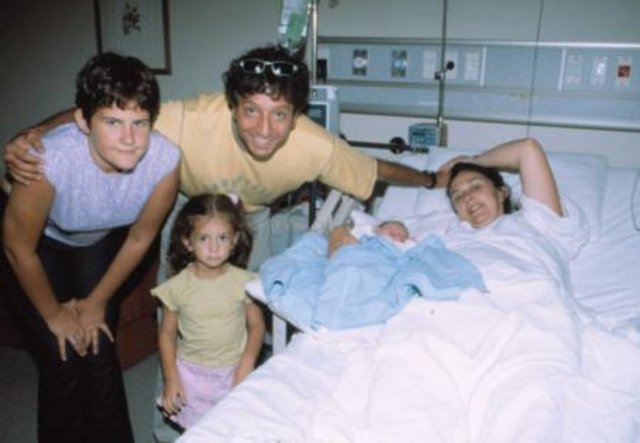 Burçin Orhon-Süheyl Uygur çiftinin kızları Ayşe, Amerikan Hastanesi'nde dünyaya geldi. Süheyl ikinci kez baba olurken, Burçin ise 3. kez anne olmanın mutluluğunu yaşadı.