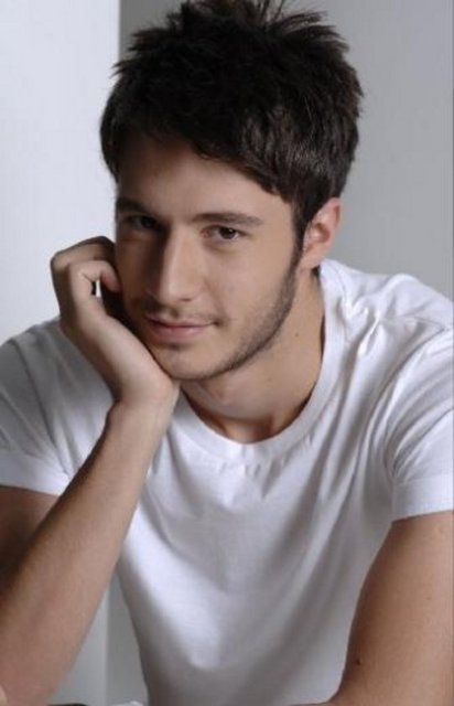 BURAK SAĞYAŞAR: - Neden garip garip ötersin bülbül? Seni unutmayacağız Neşet Ertaş... Mekanın cennet olsun. -