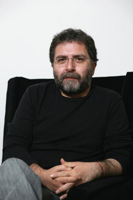 AHMET HAKAN: - neşet ertas öldü: kalpten kalbe giden gizli yol kapandı.