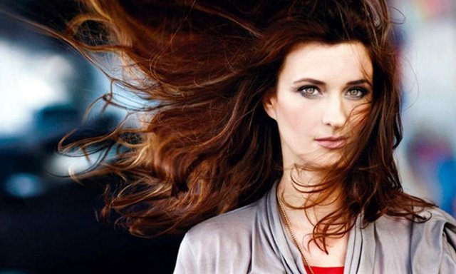 ANJELİKA AKBAR: Neşet Ertaş vefat etmiş, yakınlarına başsağlığı diliyorum.