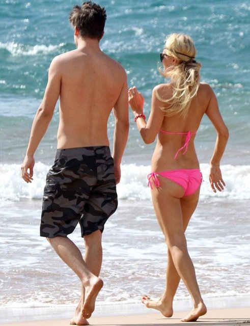PARIS HILTON