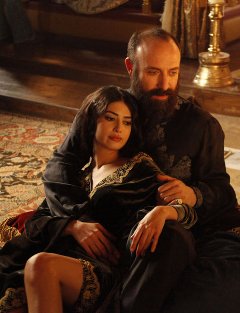 Ve uzun süre Hürrem Sultan'a kök söktüren bir karakter var karşımızda