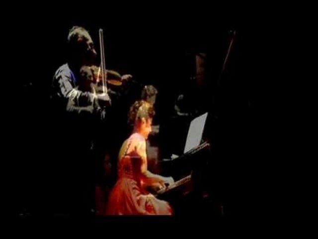 29 Eylül Cumartesi, Yunus Emre Kültür Merkezi (Büyük Salon)'nde; saat 20.30'da, Linda Kaso Piyano Resitali. Giriş: 50 TL. Tel: (212 661 38 95)