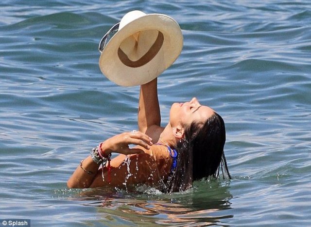 ALI LANDRY