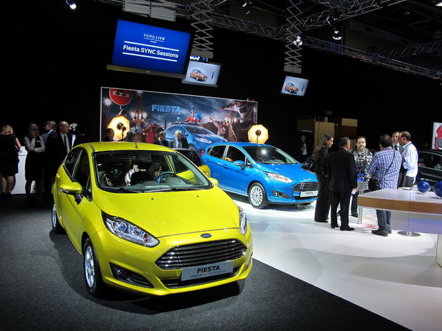 Ford Paris'te 2013 yılına güçlü girmesini sağlayacak olan yeni Fiesta ve Mondeo modellerini sergiledi.