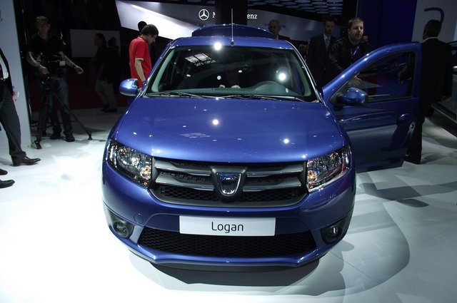 Büyük pazarları Türkiye ve Rusya olan C sedan modeller Peugeot 301 –Citroen C'Elyees, Skoda Rapid-Seat Toledo dışında, Renault Clio, Dacia Sandero, Logan ilk kez fuarda sahne aldı.