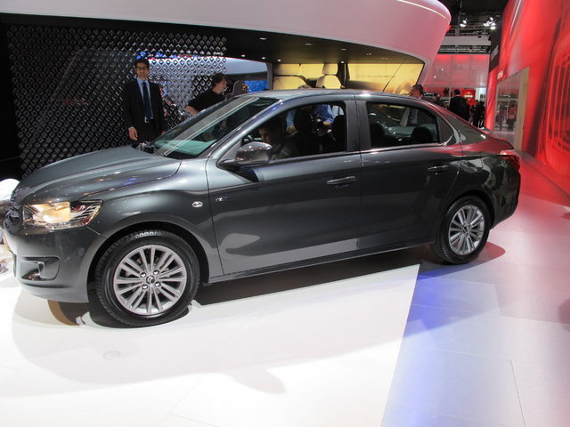 Büyük pazarları Türkiye ve Rusya olan C sedan modeller Peugeot 301 –Citroen C'Elyees, Skoda Rapid-Seat Toledo dışında, Renault Clio, Dacia Sandero, Logan ilk kez fuarda sahne aldı.