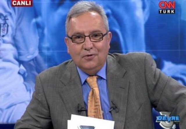 * "Yapma Hayrettin daha kadroları saymadım" Bir milli maçı anlatan İlker Yasin'in, ilk dakikalarda bir gol yiyen kaleci Hayrettin Demirbaş'a olan serzenişi...