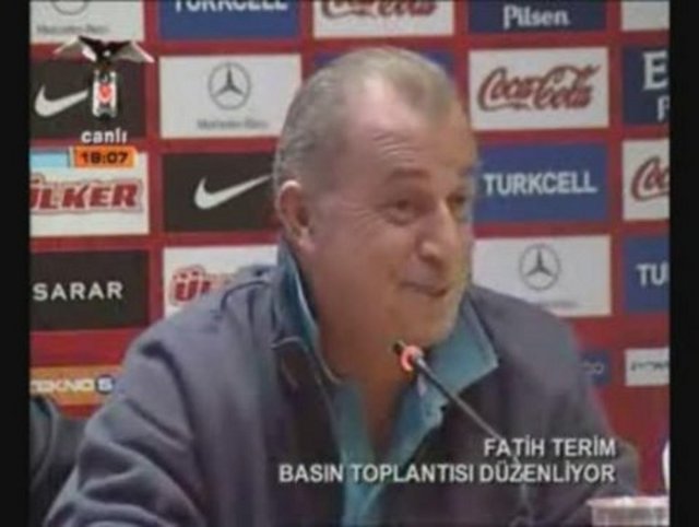 * Fatih Terim, İngilizce düzenliği basın toplantısında "But what can i do sometimes, its the football, that's the football. But anyway now in the tabela (Türkçe tabela) we have to seen the situation. Now we second position and one point more. I dont want see the back i want to see the front..." ( Bazen ne yapabilirim ki... Bu futbol. Her ne olursa olsun tabelada durumu görüyoruz. Bir puan ileride ve ikinci sıradayız. Artık geriyi görmek istemiyorum. İleriyi görmek istiyorum.)diye konuştu... -