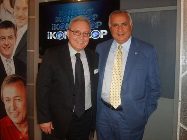 İLKER YASİN "Bu akşam değerli konuklarımızın yanında çok daha değerli iki konuğumuz var."